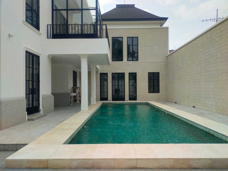 Kolam Renang Bapak Henry, JL Kemang Dalam