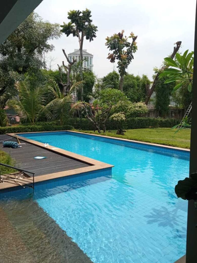 kolam renang ibu deborah di permata hijau 2