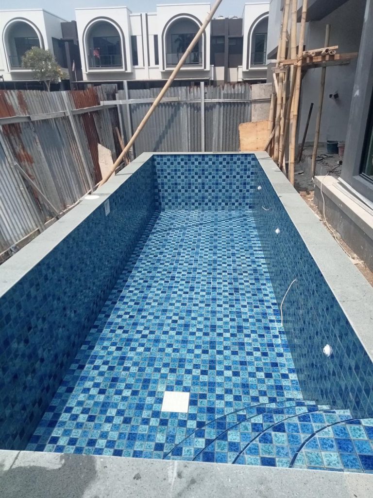 Tahap Finishing Kolam Renang Bapak Basri di BSD 1